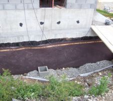 Pr&eacute;paration du drain, regard, arriv&eacute;e du pluvial