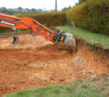 Le terrassement des fondations est r&eacute;alis&eacute;.