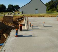 Vide sanitaire 4, tuyaux inclin&eacute;s