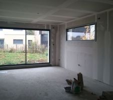 Le salon depuis l'entr&eacute;e !