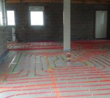 R&eacute;seau pour chauffage au sol, pompe &agrave; chaleur.