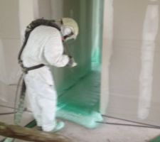 1&egrave;re couche d'isolant au sol dans toute la maison