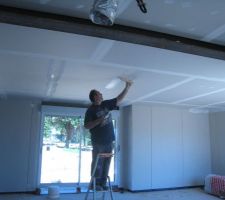 Application de l'enduit sur bandes ds s&eacute;jour