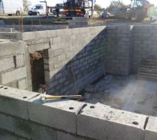 Vue sur sous-sol partiel aile ouest de la maison et début VS RDC