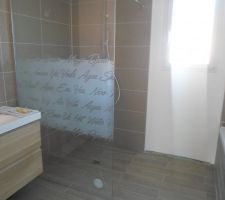 La salle de bain presque finie.........
