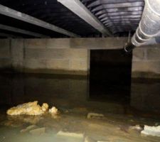 Après les fortes pluies de septembre, 10 cm d'eau dans le vide sanitaire...