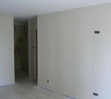 Idem: 2&egrave;me passe de la couleur, plus que les joints &agrave; faire et les plinthes