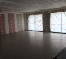 Les cloisons sont terminées et la chape est coulée - le salon
