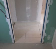 De la salle de bain vers le degagement