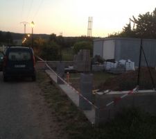 Mise en place des poteaux pour le portail