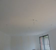 Plafond du séjour après 2 couches de peinture Tollens