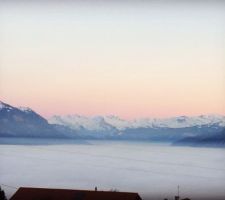 La vallée dans le brouillard