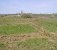 Premier coups de pelle pour les fondations