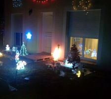 1 et Noël la maison s'illumine