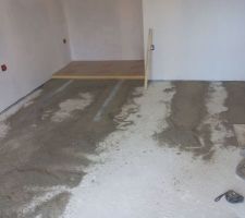 Dalle de ravoirage en mortier maigre avec l'isolant