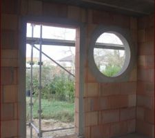 Entrée et ?il de b?uf du toilette