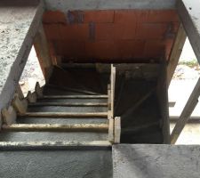 Escalier beton 2/4 tournant, fini ?