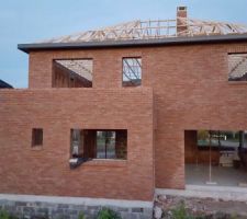 Charpente vue arrière de la maison