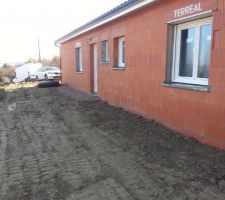 Terrassement autour de la maison