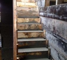Escalier b&eacute;ton