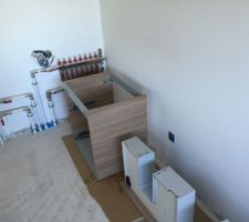 Meubles SdB en cours de montage
