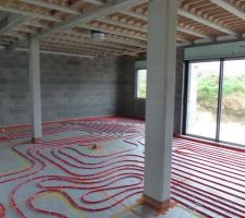 Mise en place du plancher chauffant.(salon,chambre)