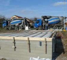 Voil&agrave; mathieu69, les photos du ferraillage de la dalle..
