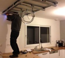 Electricit&eacute; pour faux plafond
