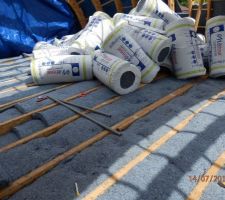 Isolation en Métisse (laine de coton recyclé).
30cm partout.