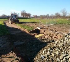 Protection avec des plaques PEHD sur les tuyaux de gaz