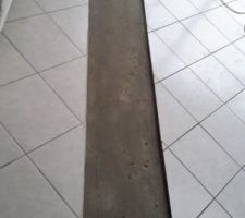 Il nous reste à trouver le moyen de combler cet espace et que ce soit harmonieux avec les carreaux existants.