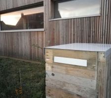Boîte aux lettres en place !