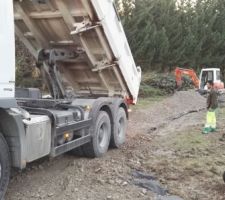 Prolongement du chemin pour accès pompe à béton pour piscine