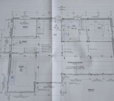 PLAN DU REZ DE CHAUSSEE
 1 ENTEE
 1 BUREAU
 1CHAMBRE AVEC SALLE DE BAIN
 1SEJOUR SALLE A MANGER
 1CUISINE 
 1WC