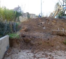Chemin d'accès au chantier en cours d'enlèvement