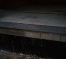 Appui porte fenêtre gris anthracite.