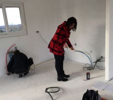 Cuisinella vient prendre les messures ! Livraison semaine 7 !!!