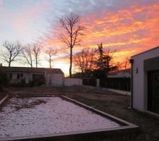 Beau ciel charentais!  sur le jardin