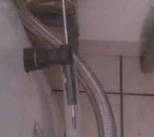 Réserve : 1 bouchon qui n'est pas posé sur la sortie condensation.