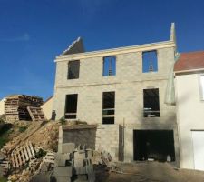 Fa&ccedil;ade avec corniche