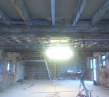 Mise en place des fourrures au plafond