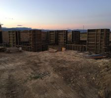 Mise en place du coffrage du vide sanitaire