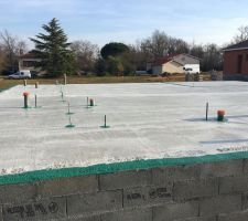 La dalle est s&egrave;che en surface