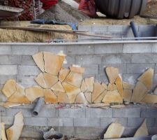 Habillage mur en pierre de bavière