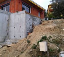 Mur compl&eacute;mentaire de la terasse