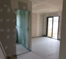 Suite Parentale (RDC): Chambre, SDB et Dressing