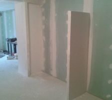 Cloison entre les deux placards