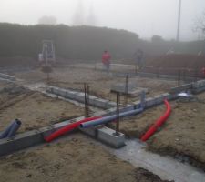 1&egrave;re rang&eacute;e de parpaings pour la dalle port&eacute;e