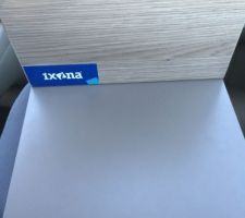 Voila la couleur chene cendre pour le plan de travail et facade taupe mat