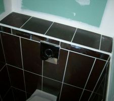 La faïence des WC terminée.